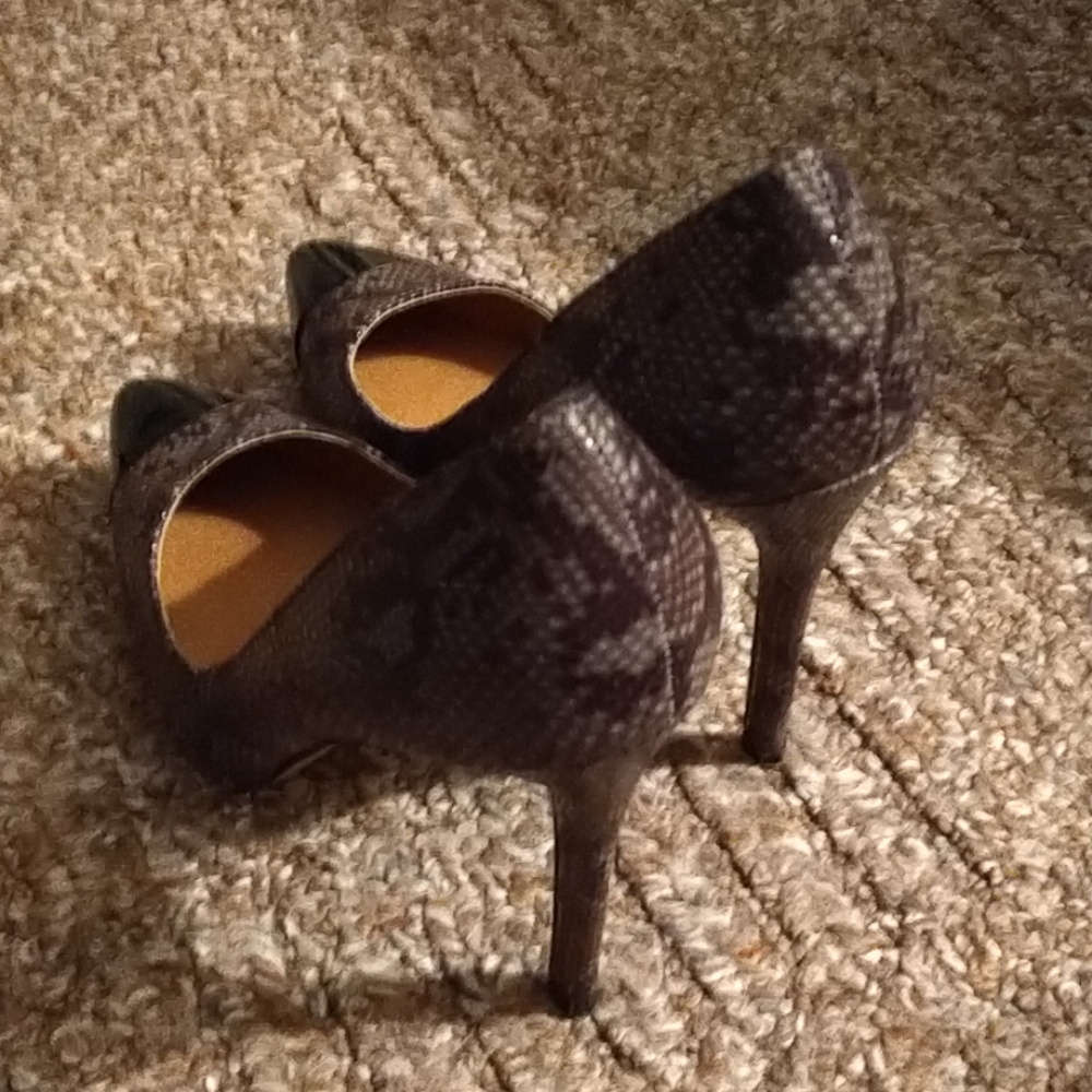 Shoes - Picture 2 of 4